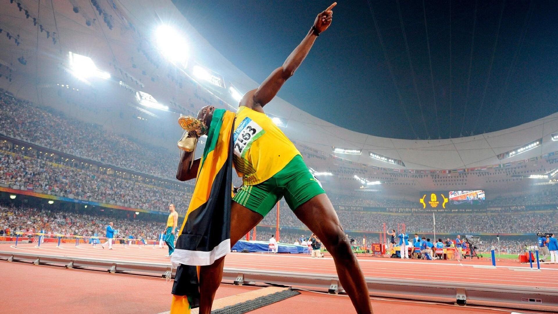 球场内外皆传奇，C罗天价收入与奢华配饰再引全球热议